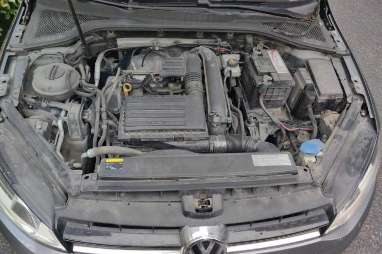 Used Volkswagen Golf 2015 1.4TSI Automatic Comfort Model Engine Bay