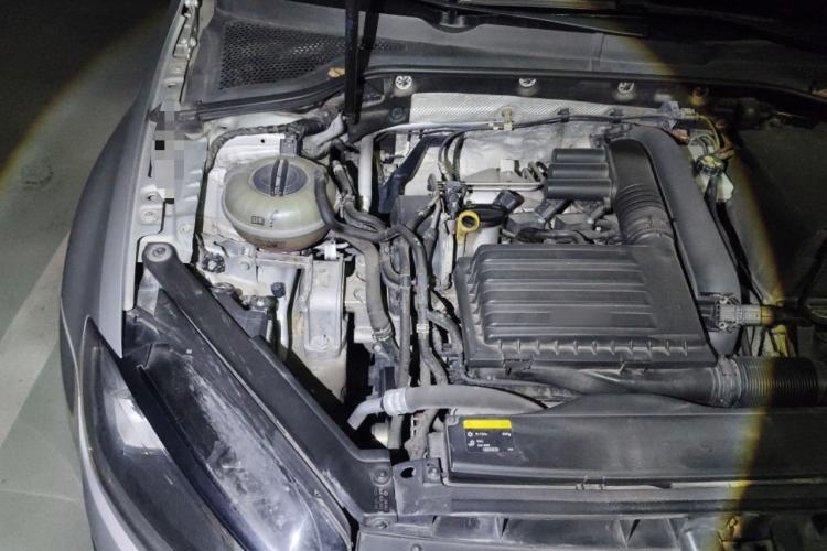 Used Volkswagen Golf 2015 1.4TSI Automatic Flagship Model Engine Bay Right