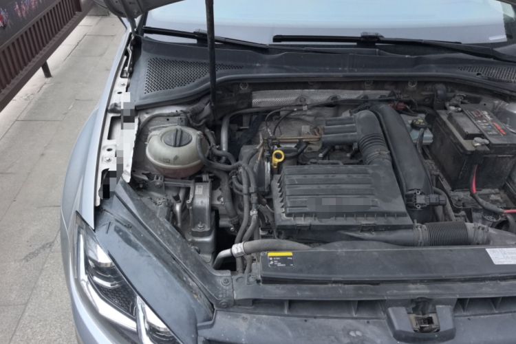 Used Volkswagen Golf 2015 1.4TSI Automatic Luxury Model Engine Bay Right
