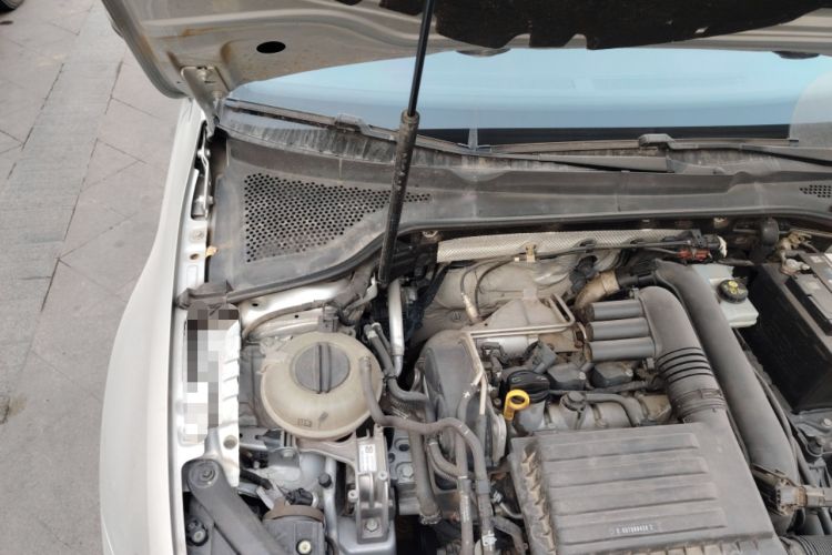Used Volkswagen Golf 2015 1.4TSI Automatic Comfort Model Engine Bay Right