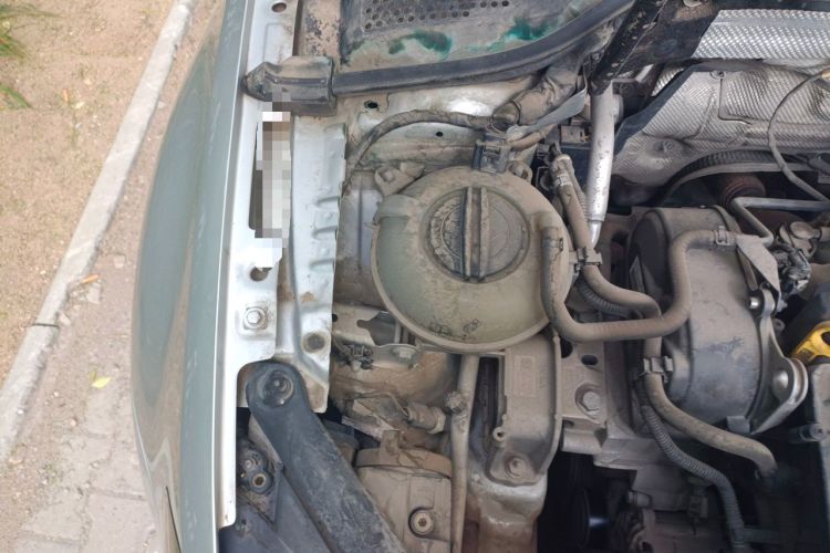Used Volkswagen Golf 2015 1.6L Automatic Fashion Model Engine Bay Right