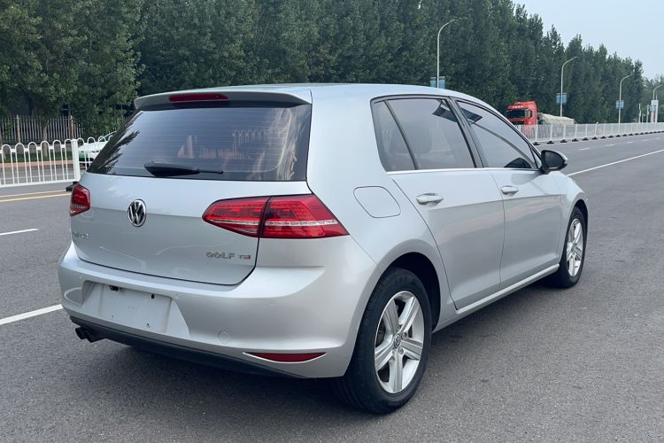 Used Volkswagen Golf 2015 1.4TSI Automatic Luxury Model Exterior 3