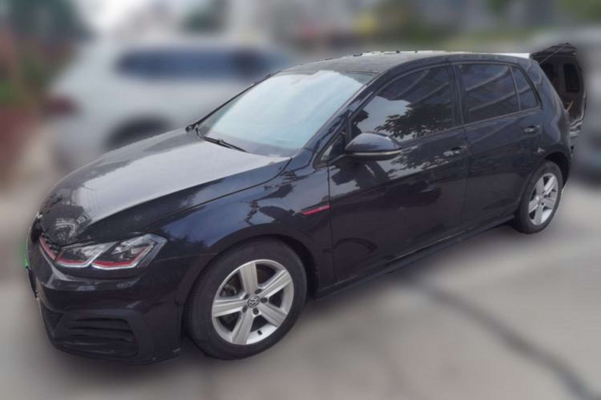 Used Volkswagen Golf 2015 1.4TSI Automatic Luxury Model Front Left 45 Deg