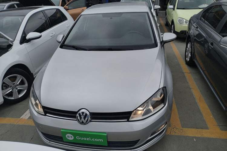 Used Volkswagen Golf 2015 1.6L Manual Fashion Edition Front