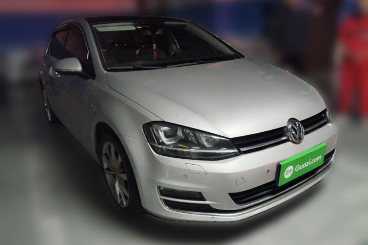 Used Volkswagen Golf 2015 1.4TSI Automatic Flagship Model Front Right 45 Deg