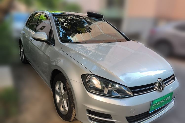 Used Volkswagen Golf 2015 1.6L Automatic Comfort Model Front Right 45 Deg