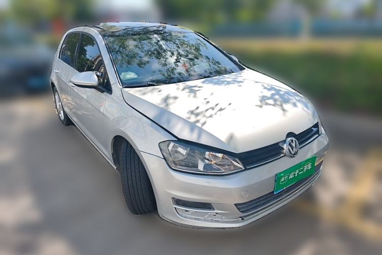 Used Volkswagen Golf 2015 1.6L Automatic Comfort Model Front Right 45 Deg