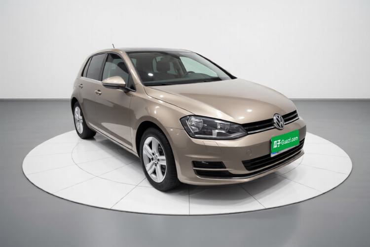 Used Volkswagen Golf 2015 1.4TSI Automatic Comfort Model Front Right 45 Deg