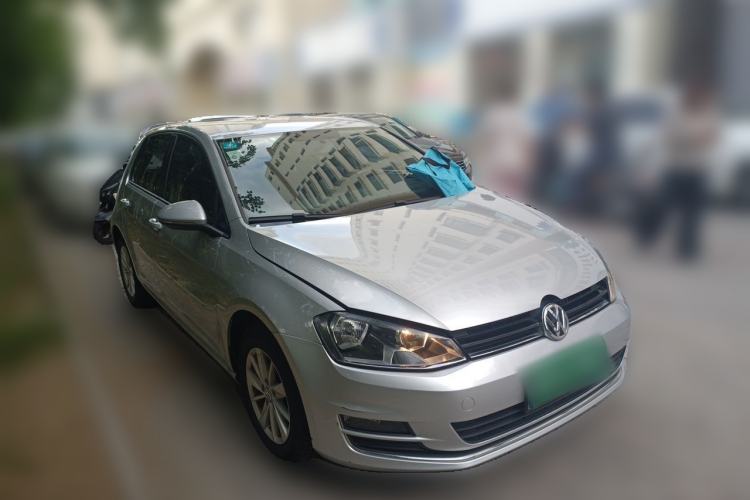 Used Volkswagen Golf 2015 1.6L Automatic Fashion Model Front Right 45 Deg