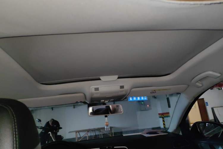 Used Volkswagen Golf 2015 1.4TSI Automatic Comfort Model Headliner