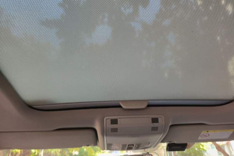Used Volkswagen Golf 2015 1.6L Automatic Comfort Model Headliner