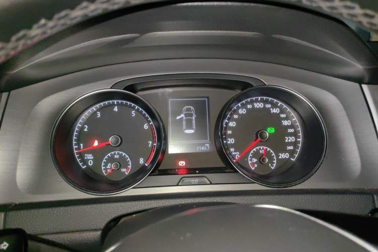 Used Volkswagen Golf 2015 1.4TSI Automatic Comfort Model Instrument Cluster