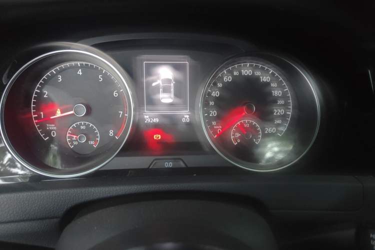 Used Volkswagen Golf 2015 1.4TSI Automatic R-Line Instrument Cluster