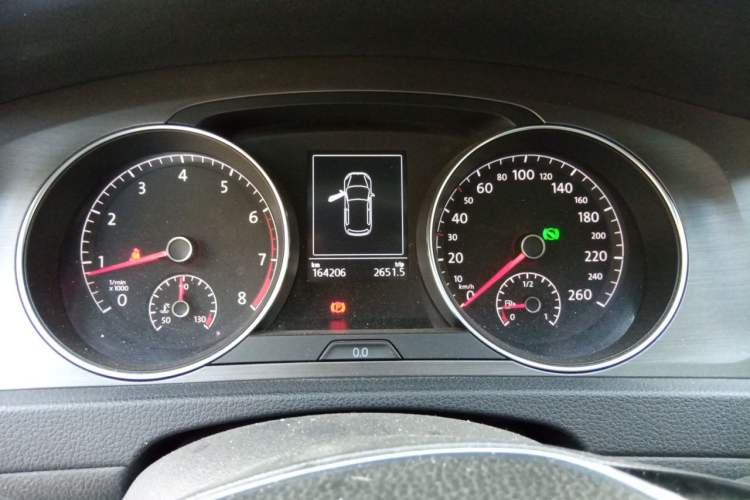 Used Volkswagen Golf 2015 1.4TSI Automatic Luxury Model Instrument Cluster