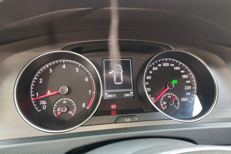 Used Volkswagen Golf 2015 1.4TSI Automatic Luxury Model Instrument Cluster