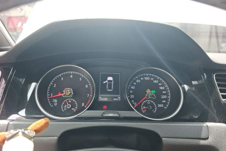 Used Volkswagen Golf 2015 1.4TSI Automatic R-Line Instrument Cluster