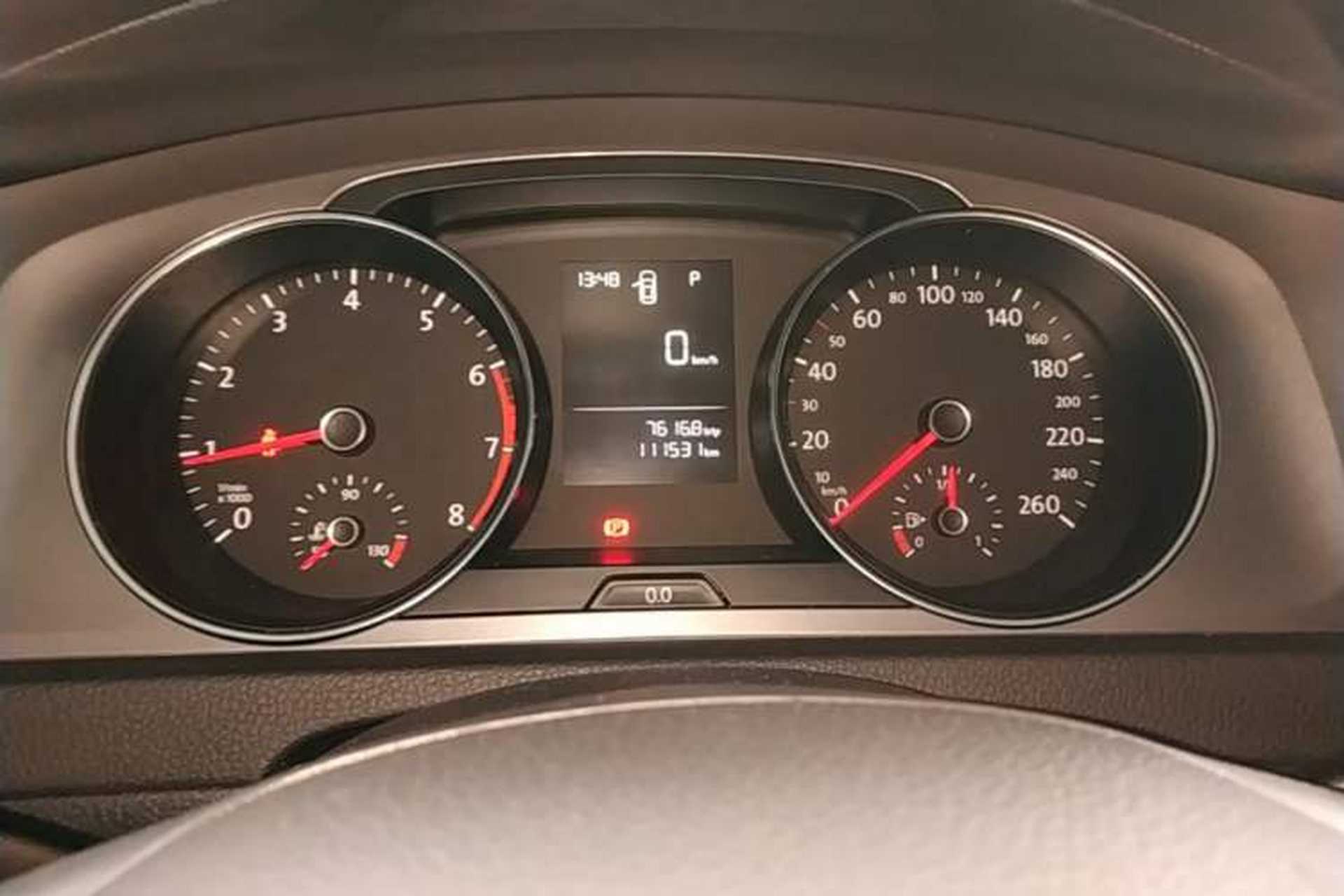 Used Volkswagen Golf 2015 1.6L Automatic Fashion Model Instrument Cluster