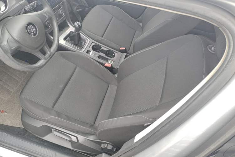 Used Volkswagen Golf 2015 1.6L Manual Fashion Edition Left Front Seat