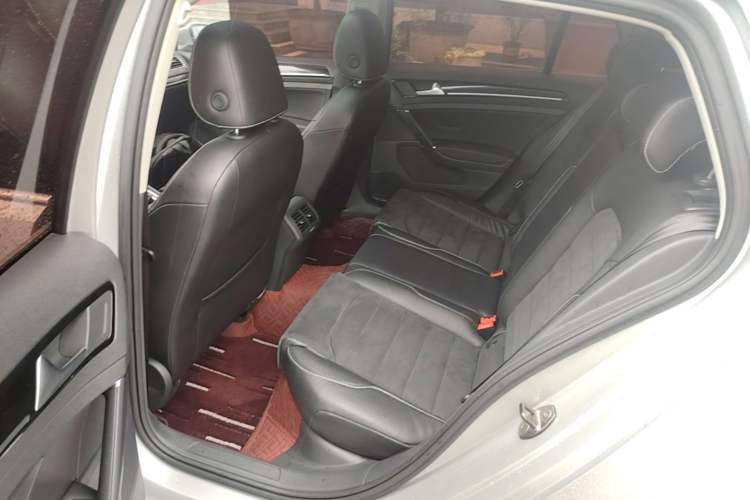 Used Volkswagen Golf 2015 1.4TSI Automatic Flagship Model Left Rear Seat