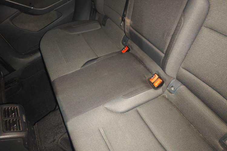 Used Volkswagen Golf 2015 1.4TSI Automatic Comfort Model Left Rear Seat