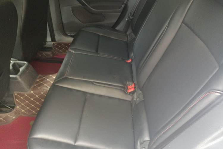 Used Volkswagen Golf 2015 1.6L Automatic Fashion Model Left Rear Seat