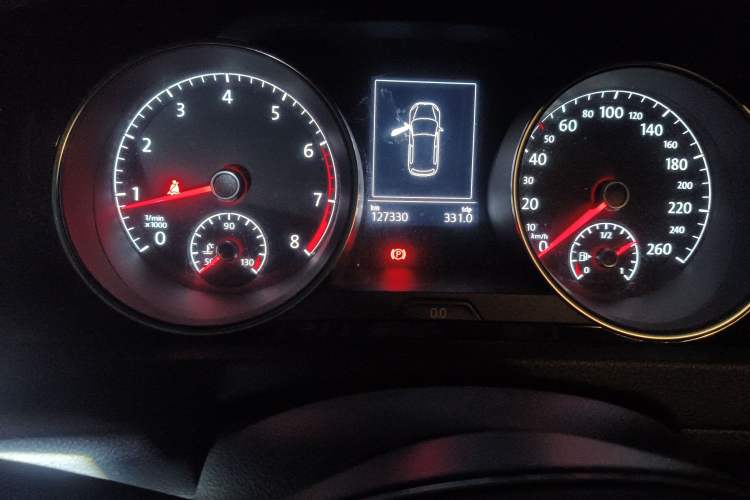 Used Volkswagen Golf 2015 1.4TSI Automatic Flagship Model Odometer Close Up