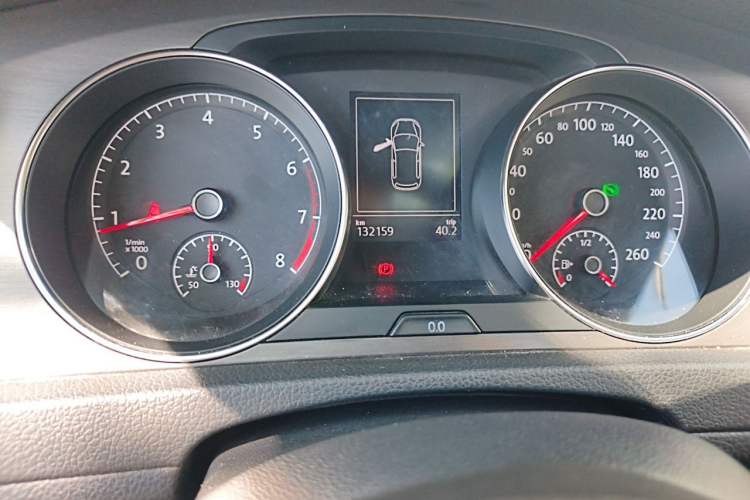 Used Volkswagen Golf 2015 1.6L Automatic Comfort Model Odometer Close Up