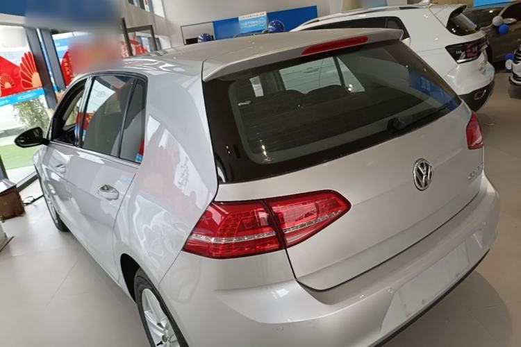 Used Volkswagen Golf 2015 1.4TSI Automatic Comfort Model Rear Left 45 Deg