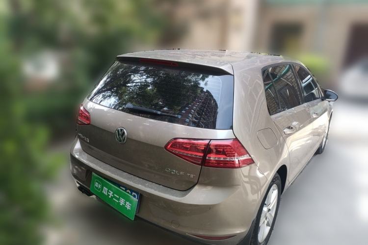Used Volkswagen Golf 2015 1.4TSI Automatic Luxury Model Rear Right 45 Deg