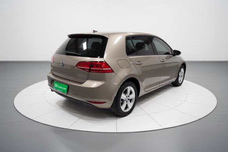 Used Volkswagen Golf 2015 1.4TSI Automatic Comfort Model Rear Right 45 Deg