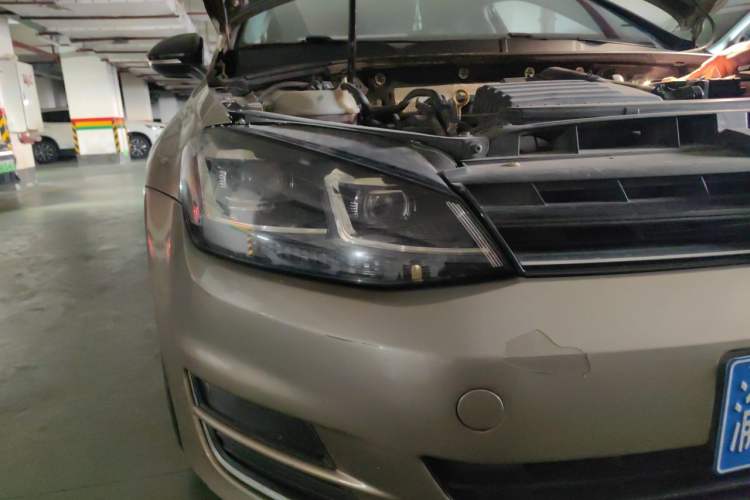 Used Volkswagen Golf 2015 1.4TSI Automatic Comfort Model Right Front Headlight