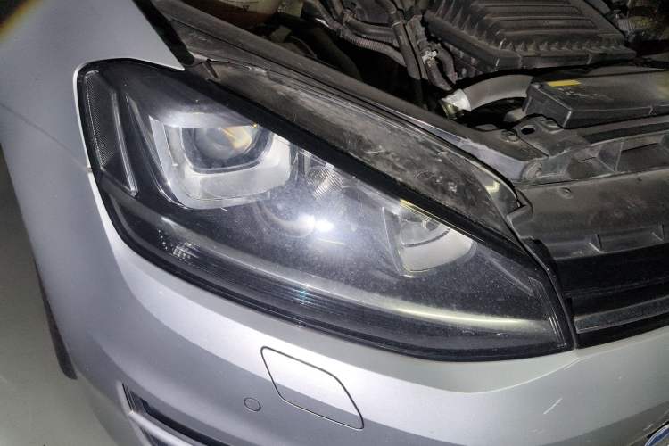 Used Volkswagen Golf 2015 1.4TSI Automatic Flagship Model Right Front Headlight