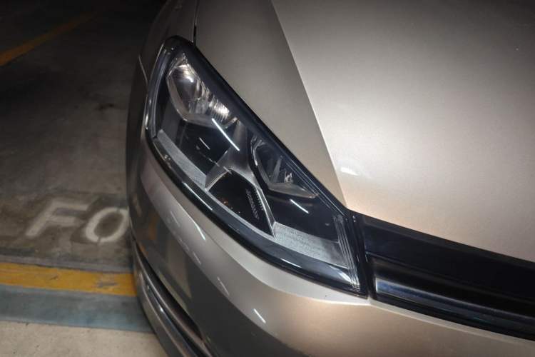 Used Volkswagen Golf 2015 1.4TSI Automatic Comfort Model Right Front Headlight