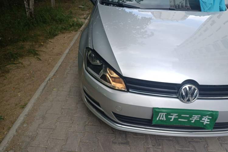 Used Volkswagen Golf 2015 1.6L Automatic Fashion Model Right Front Headlight