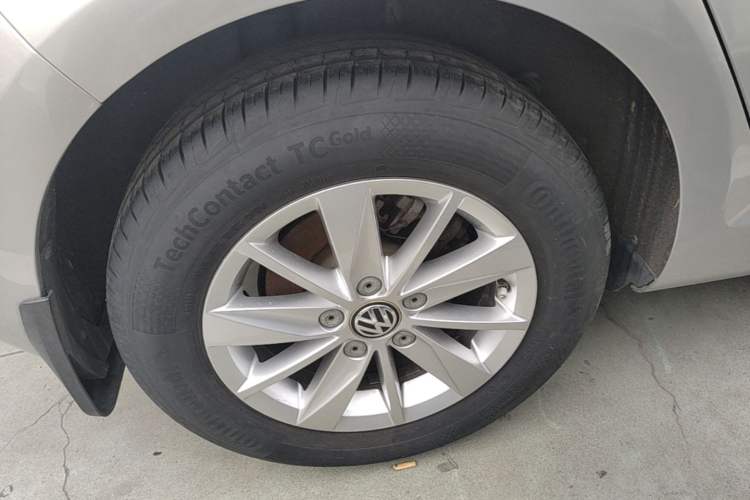 Used Volkswagen Golf 2015 1.6L Manual Fashion Edition Right Rear Wheel Hub