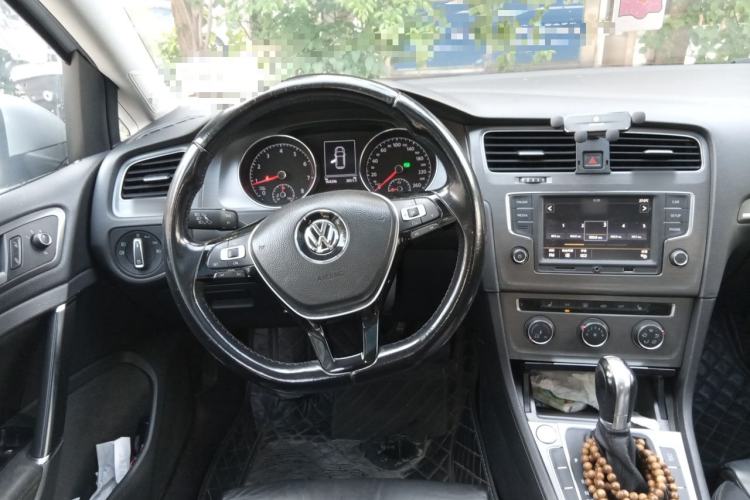 Used Volkswagen Golf 2015 1.4TSI Automatic Luxury Model Steering Wheel