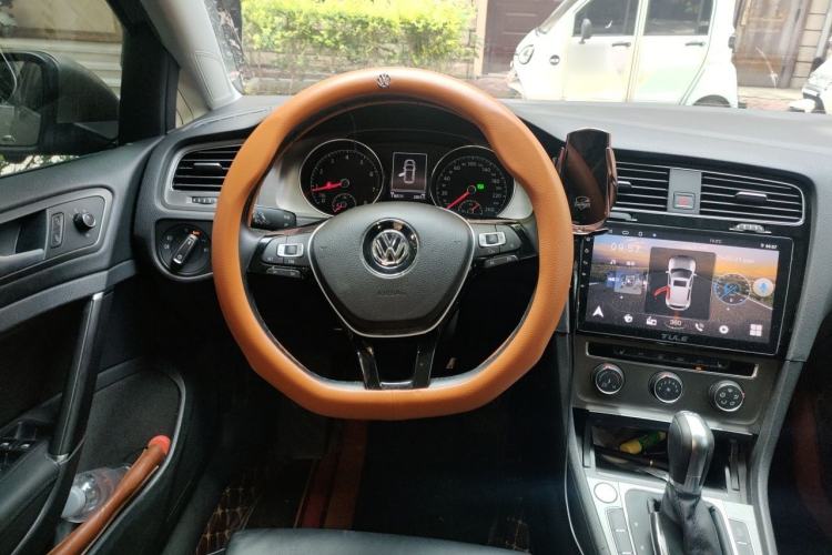 Used Volkswagen Golf 2015 1.4TSI Automatic Luxury Model Steering Wheel