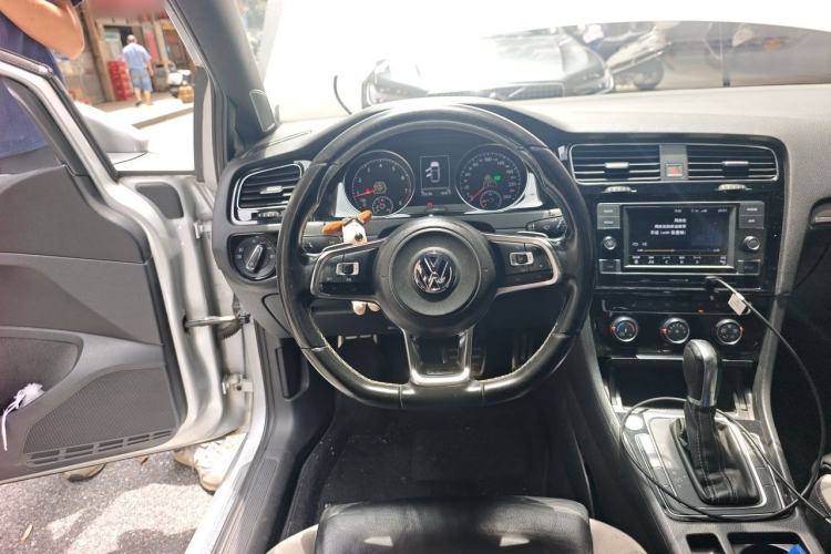Used Volkswagen Golf 2015 1.4TSI Automatic R-Line Steering Wheel