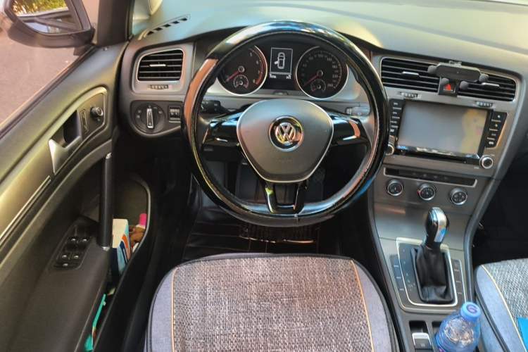 Used Volkswagen Golf 2015 1.6L Automatic Comfort Model Steering Wheel