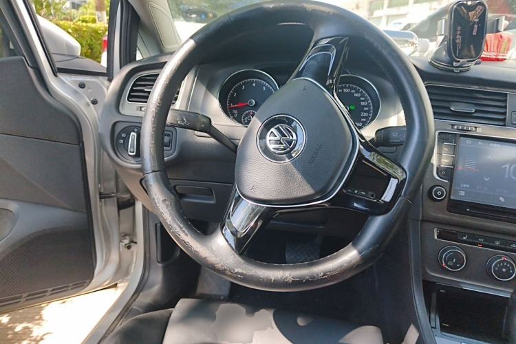 Used Volkswagen Golf 2015 1.6L Automatic Comfort Model Steering Wheel