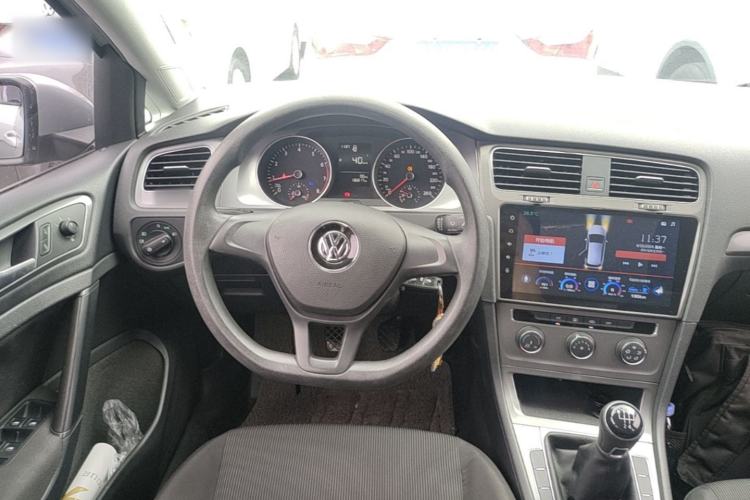 Used Volkswagen Golf 2015 1.6L Manual Fashion Edition Steering Wheel