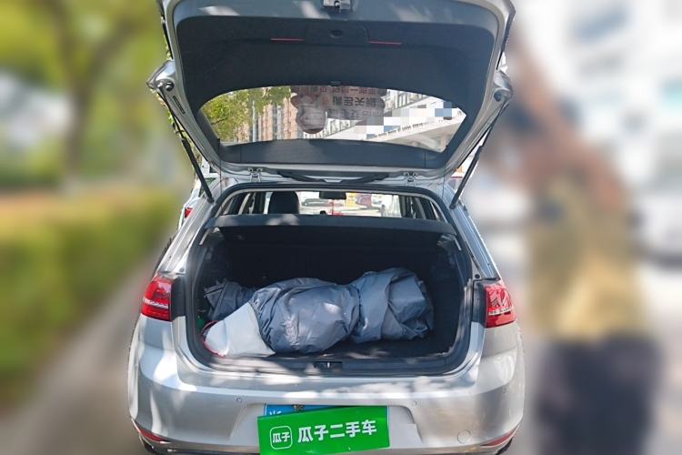 Used Volkswagen Golf 2015 1.6L Automatic Comfort Model Trunk