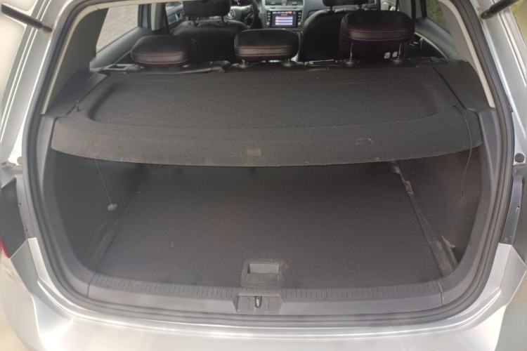 Used Volkswagen Golf 2015 1.6L Automatic Fashion Model Trunk