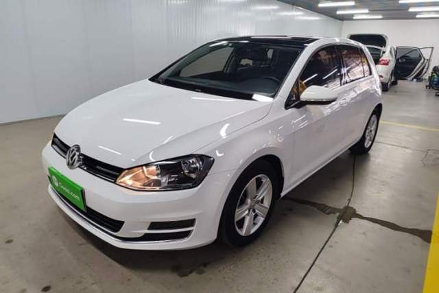 Ojetý Volkswagen Golf 2015 1.4TSI Automatic Luxury Model