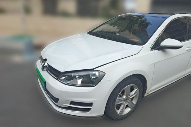 Ojetý Volkswagen Golf 2015 1.4TSI Automatic Comfort Model