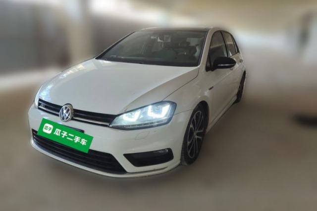 Volkswagen Golf 2015 1.4TSI Automatic R-Line مستعملة