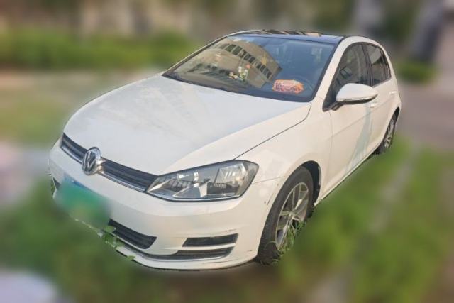 Ojetý Volkswagen Golf 2015 1.4TSI Automatic Luxury Model