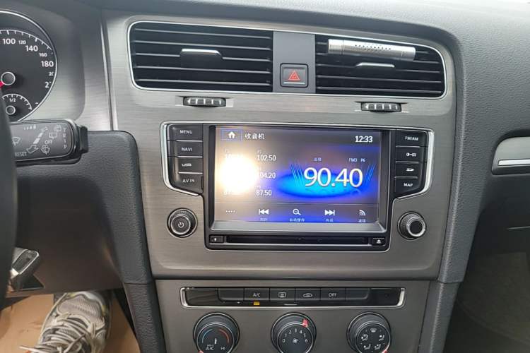 Used Volkswagen Golf 2015 1.6L Automatic Comfort Model Audio And AC Panel
