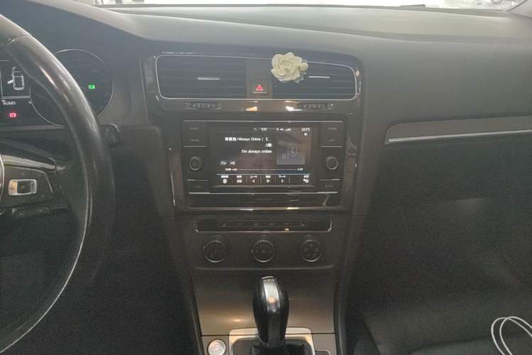 Used Volkswagen Golf 2015 1.4TSI Automatic Luxury Model Audio And AC Panel
