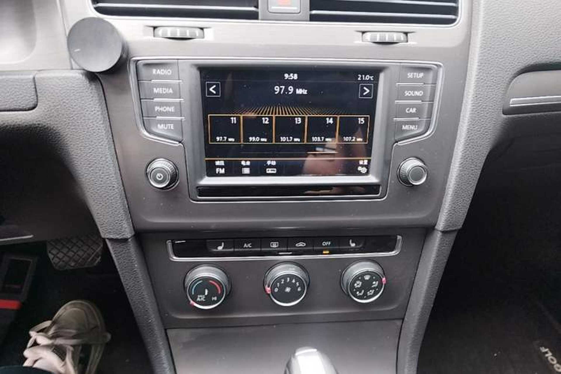 Used Volkswagen Golf 2015 1.4TSI Automatic Luxury Model Audio And AC Panel